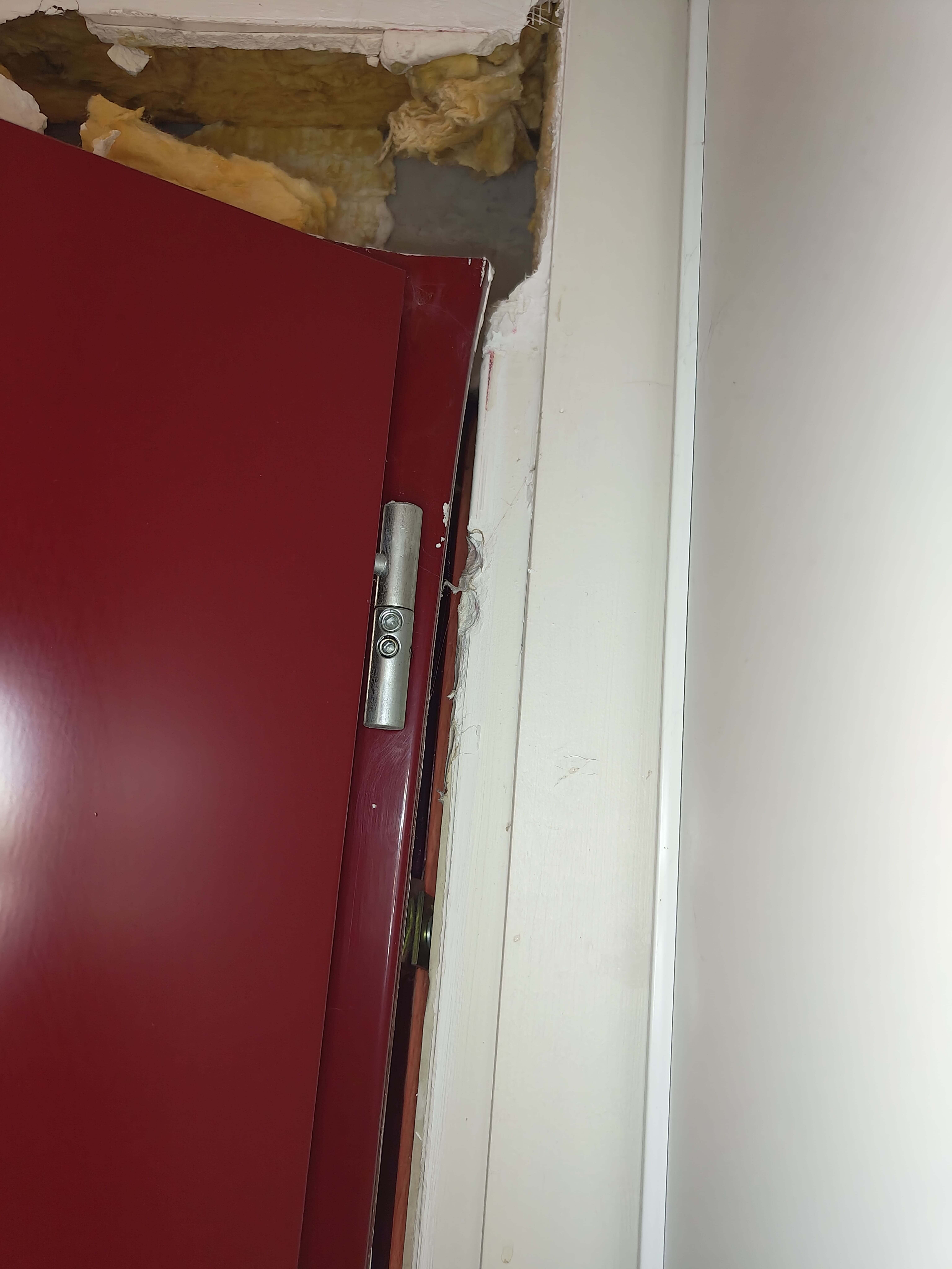Sauvetage provisoir porte palière après intervention des forces de l'ordre 4 Lyon7 — Urgence Habitat 38